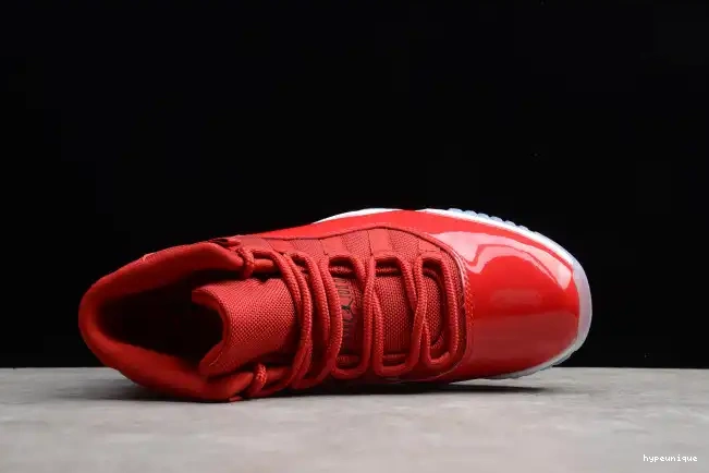 HYPE RetroGym 11 Air 378037-623 Red Jordan 0517